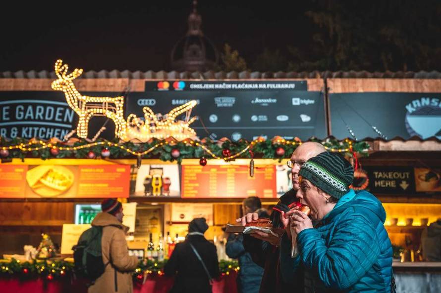 Buncek, ajngemahtec, crni hot dog: Omastite brk na Adventu!