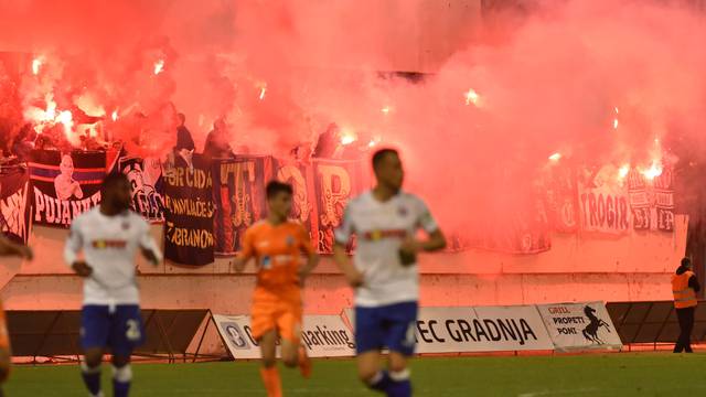 Å ibenik: Torcida "zapalila" tribine tijekom utakmice Å ibenika i Hajduka