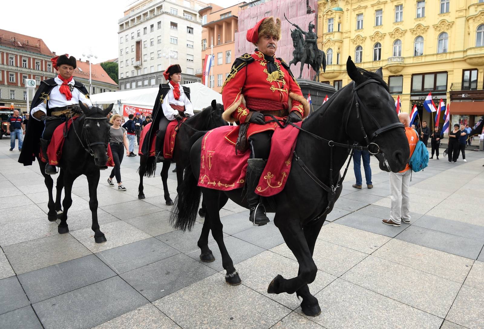 Zagreb: Mimohod A-HSP-a povodom Antunova