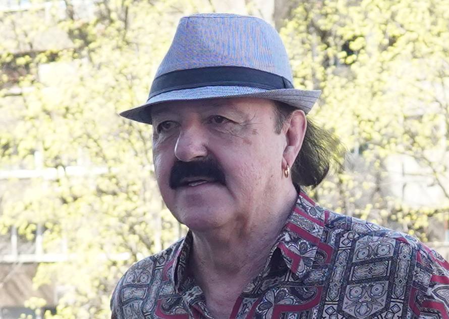 Beograd: Dolazak Harisa Džinovića na zakazano ročište povodom razvoda, supruga Melina nije se pojavila