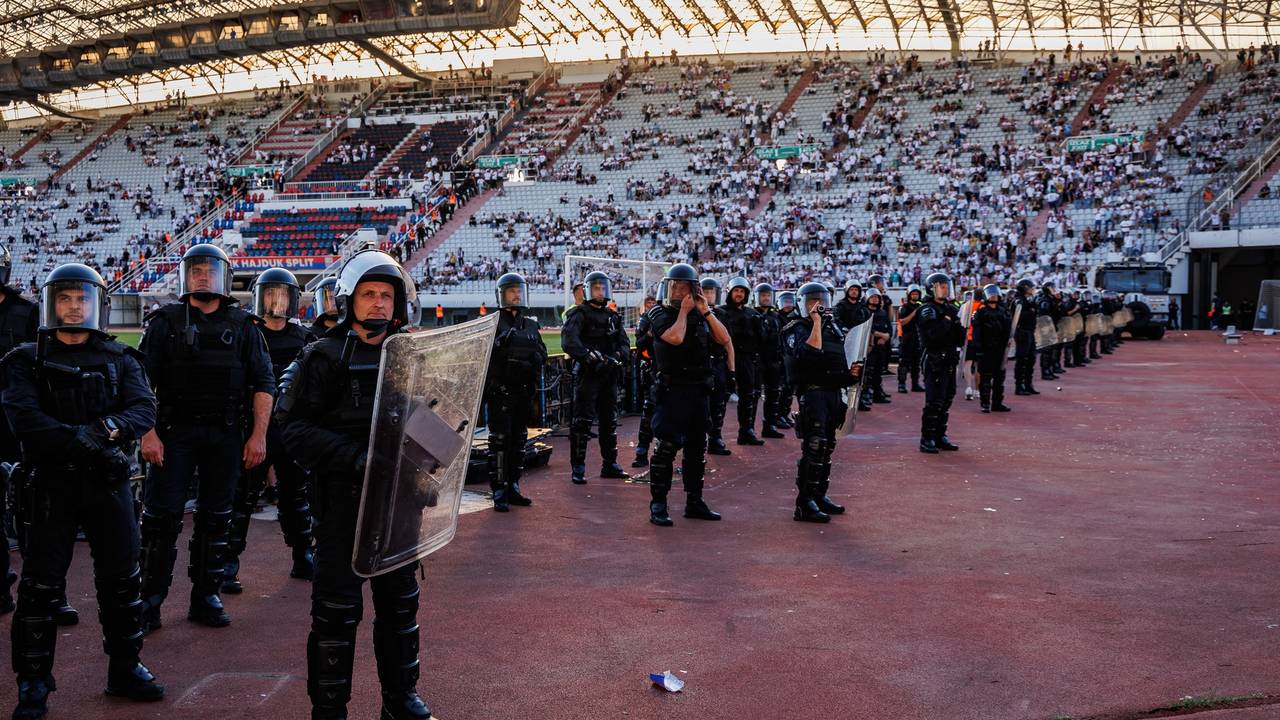 Epilog derbija: 378 huligana je privedeno, više od 20 policajaca ozlijeđeno je u neredima...