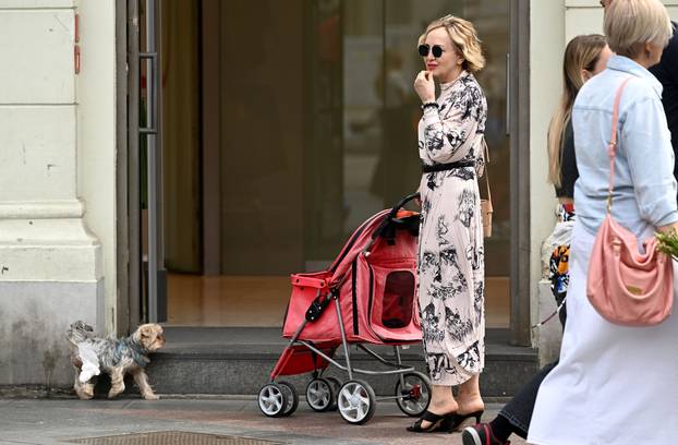 Zageb: Ankica Dobrić s psom Marom u šetnji gradom