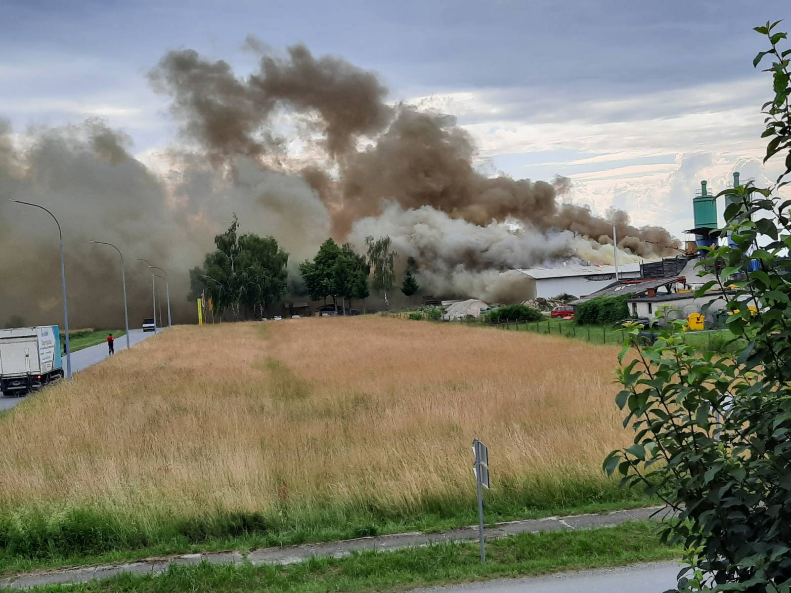 Kod Grubišnog Polja opet gori: Gusti dim zabrinuo građane