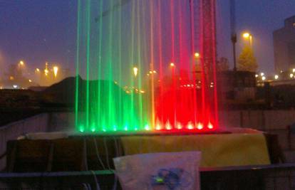 Milan Bandić se na Facebooku hvali sa svjetlećim fontanama