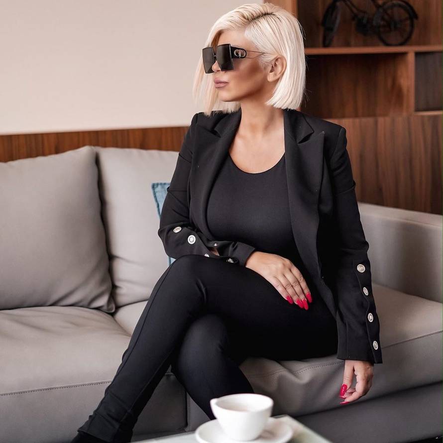 Dara Bubamara pozirala je bez grudnjaka: Istaknula bradavice