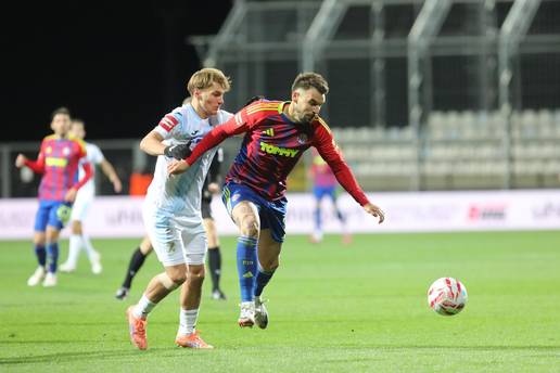 UŽIVO Rijeka - Hajduk 4-0: Livaja još s klupe čeka ulazak...