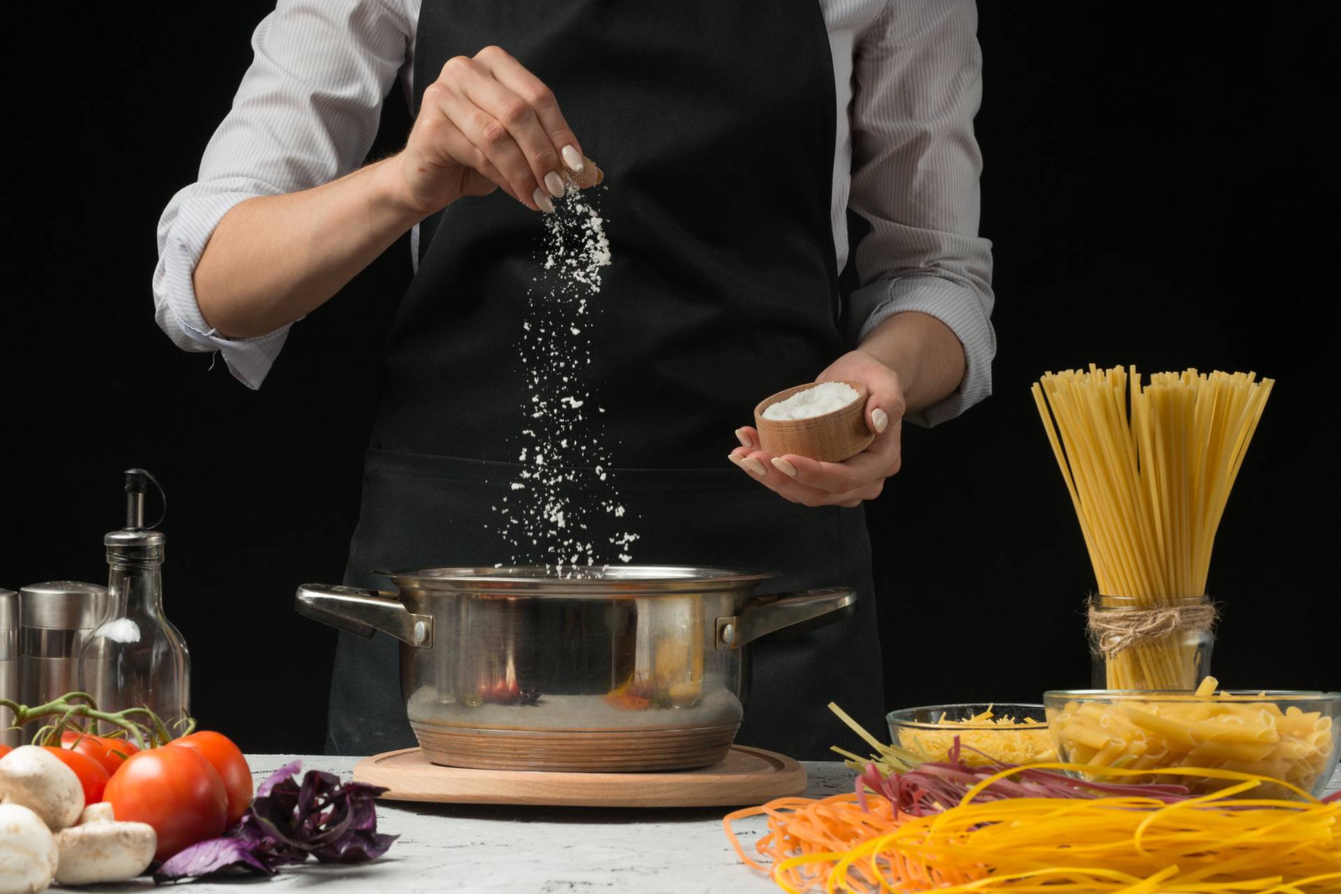 Količina ovisi o umaku: Sol u tjesteninu dodajte dok se kuha