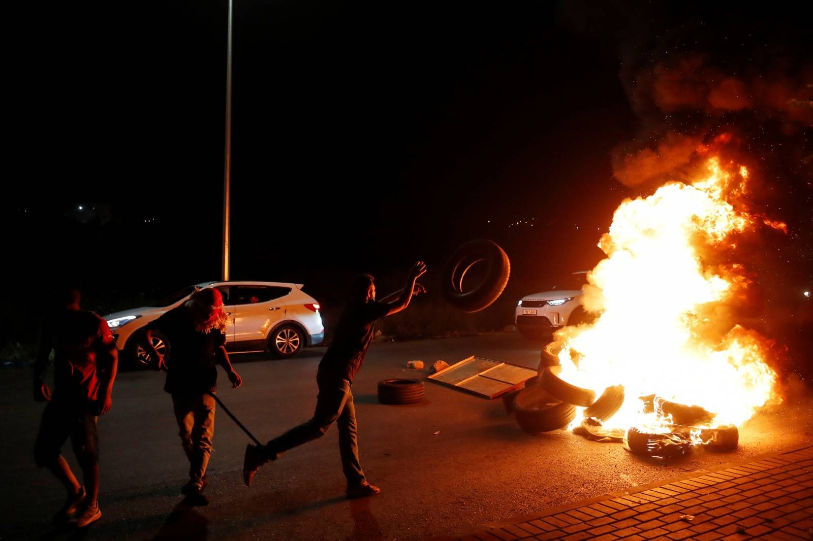 Palestinians hold anti-Israel protest over Jerusalem's tension