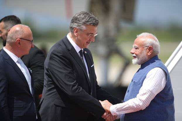 Zagreb: Dolazak predsjednika Vlade Republike Indije Narendre Modija u Zračnu luku „Franjo Tuđman“