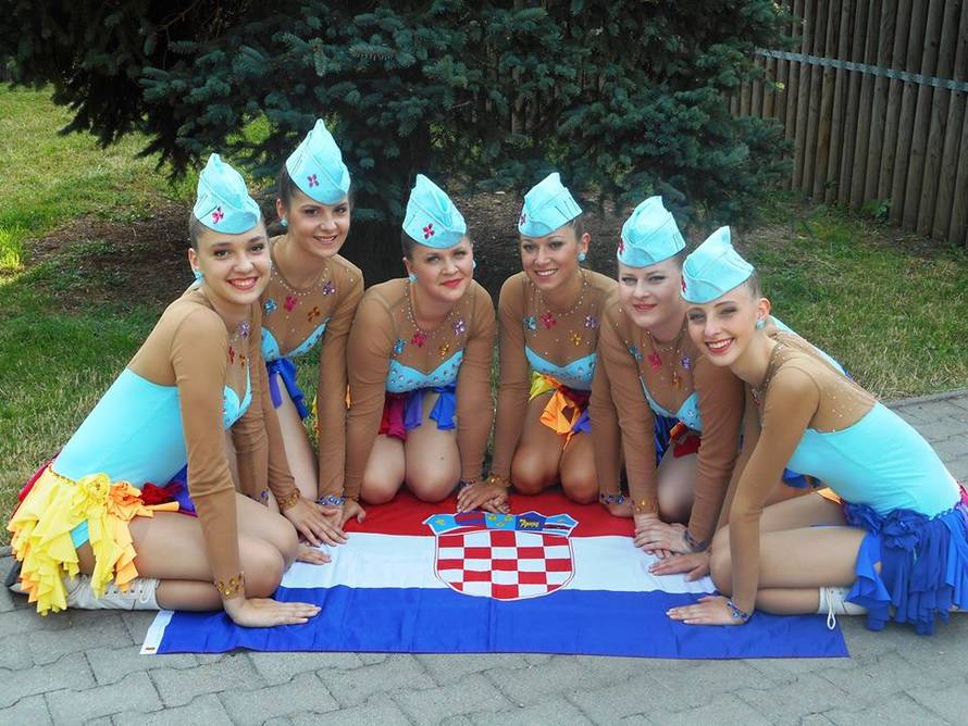 'Pomozite nam s jednim lajkom da osvojimo vrhunske štapove'