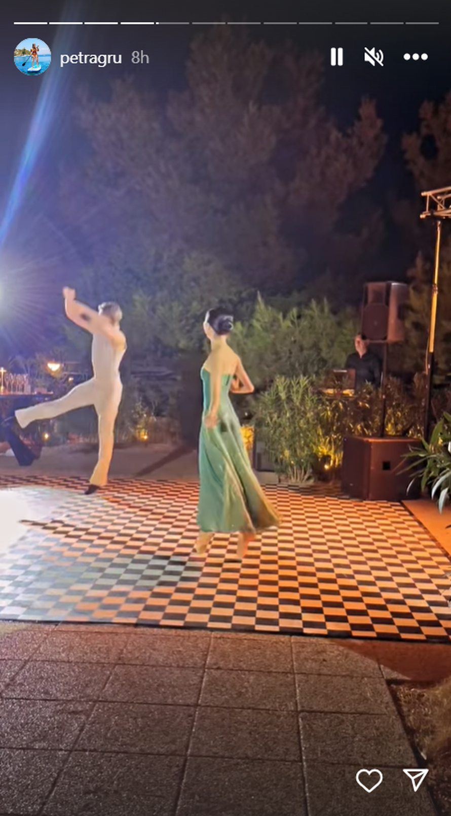 Evo što se jelo, pilo i pjevalo na svadbi Ane i Borana Uglešića