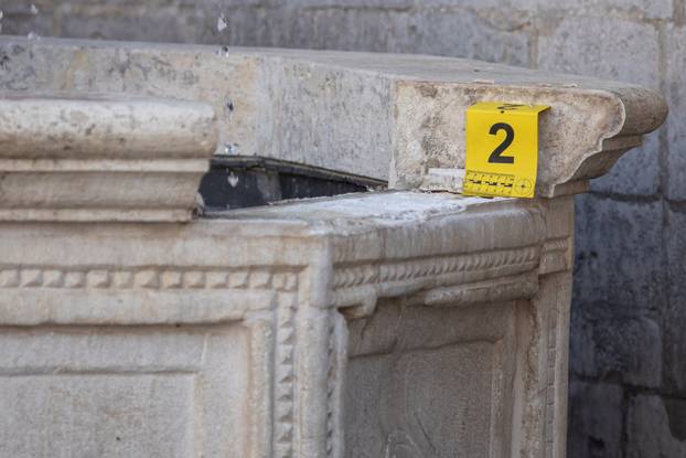 Dubrovnik: Oštećena tek obnovljena Mala Onofrijeva fontana