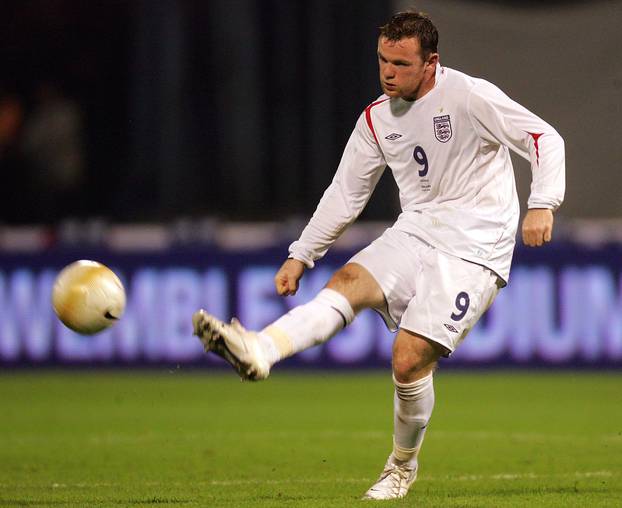 ARHIVA - 2006. Zagreb: Vatreni i "maksimirska krtica" srušili su Englesku 