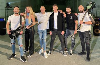 Splitska grupa 'Boss' ispunila je obećanje publici,  pjesma 'Sad te ostavljam' je vani, tu je i video