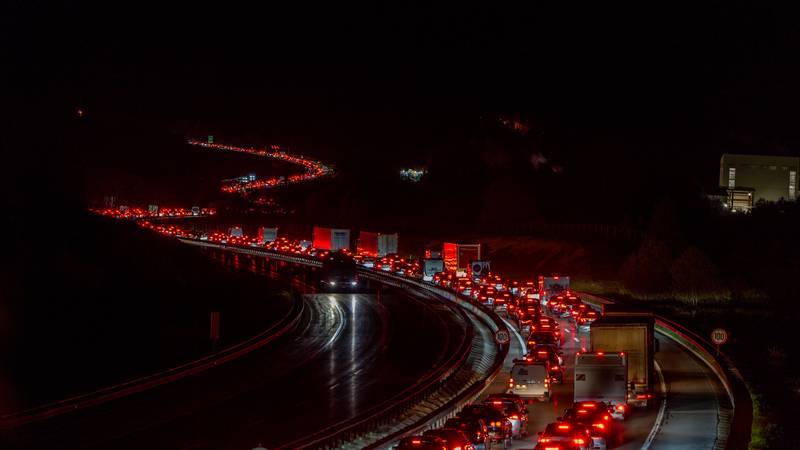 FOTO Pogledajte kaos na A1: Stvorila se kolona pred tunelom