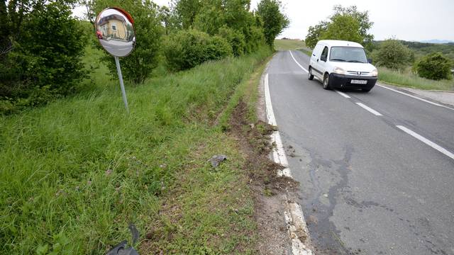 Å½elezna Gora: Mjesto nesreÄe gdje je vozilo s 11 ilegalnih migranata sletjelo s ceste