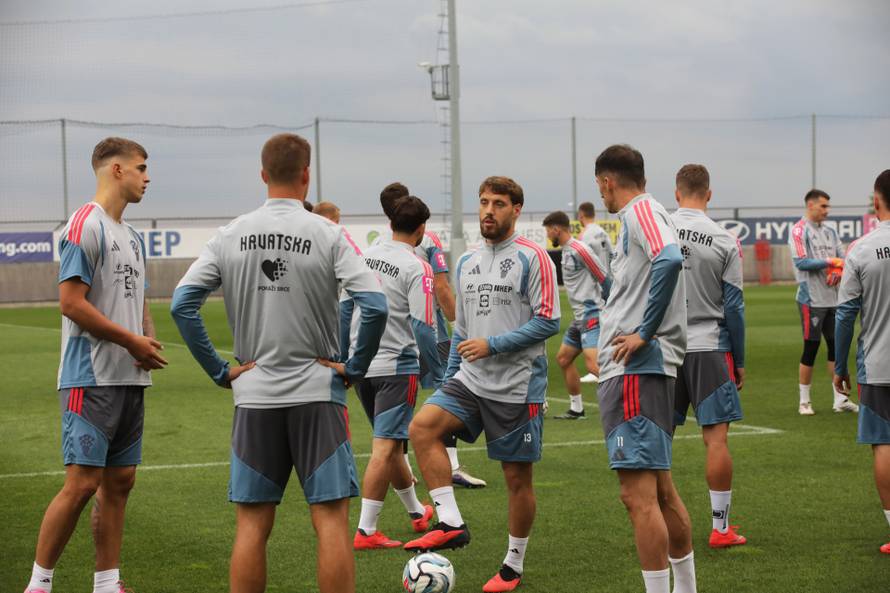Rijeka: Trening hrvatskih nogometnih reprezentativaca