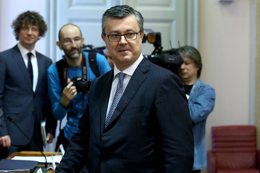 Orešković: Aktualac je dobro prošao, budilica je sladak dar