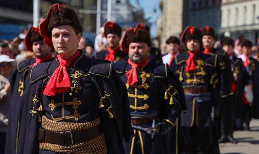 FOTO Evo kako je izgledala sve&ccaron;ana smjena stra&zcaron;e Po&ccaron;asne satnije Kravat pukovnije