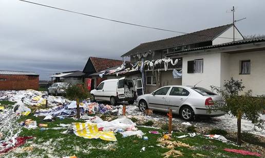 Dobrodošao Fran! Zatrpali su im kuću plastikom i krpama