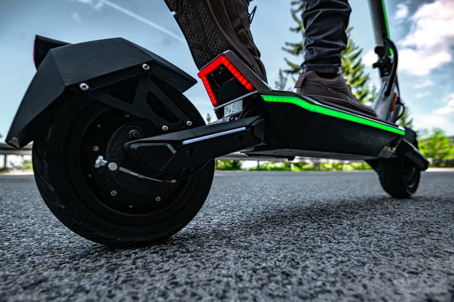 Juraj Šebalj i Jelena Glišić pozivaju vas na druženje uz e-bicikle i e-romobile