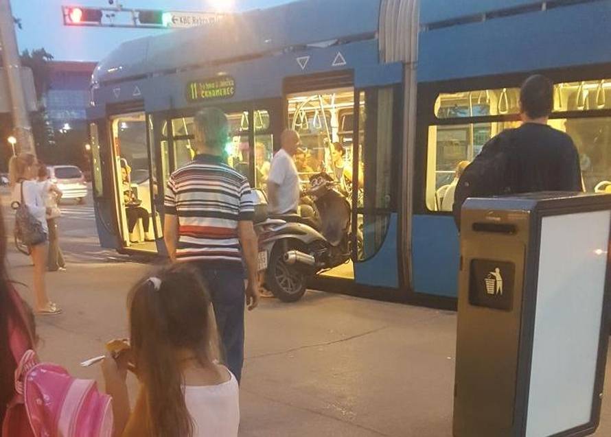 Ako ti nemaš benzina, onda naš tramvaj ima struje...