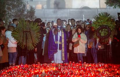 Nadbiskup Kutleša predvodio misu na Mirogoju: 'Nada je lijek protiv očaja i preuzetnosti'