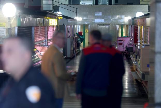 Zagreb: Urušio se dio stropa na držnici Dolac