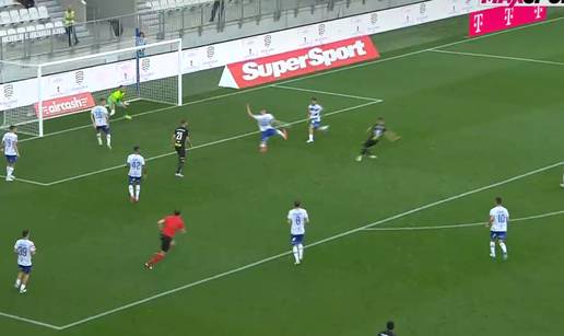 VIDEO Igra&ccaron; Osijeka rukom je blokirao udarac na gol, VAR je poni&scaron;tio penal. Dobra odluka?