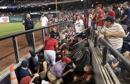 Kaos u Washingtonu: Pucnjava na utakmici bejzbola. Troje je ozlijeđenih, tisuće ljudi bježale