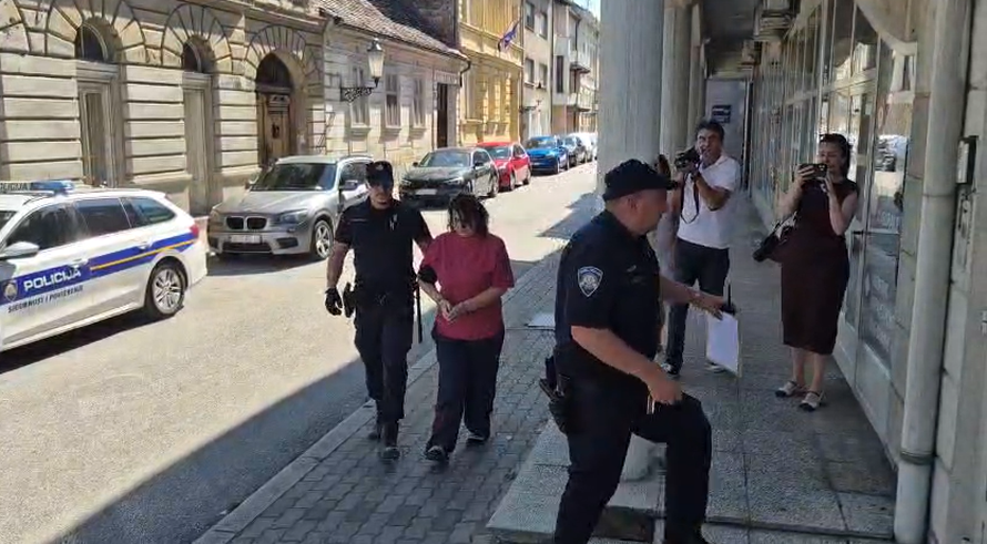 VIDEO Žena koju sumnjiče za teško ubojstvo ide u istražni zatvor. Prijeti joj 40 godina!