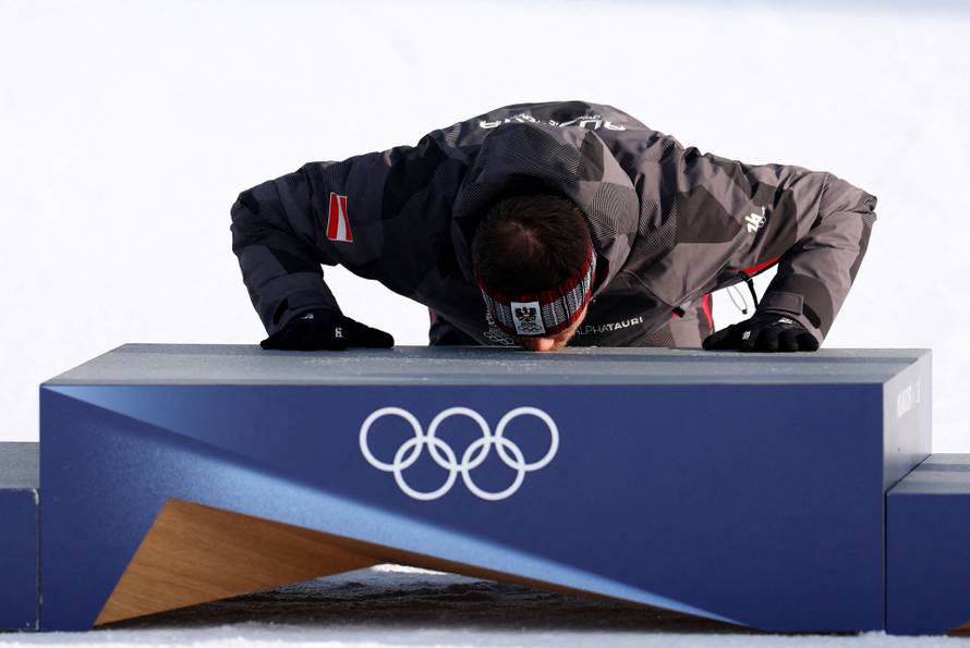 Snowboard - Men's Parallel Giant Slalom Victory Ceremony