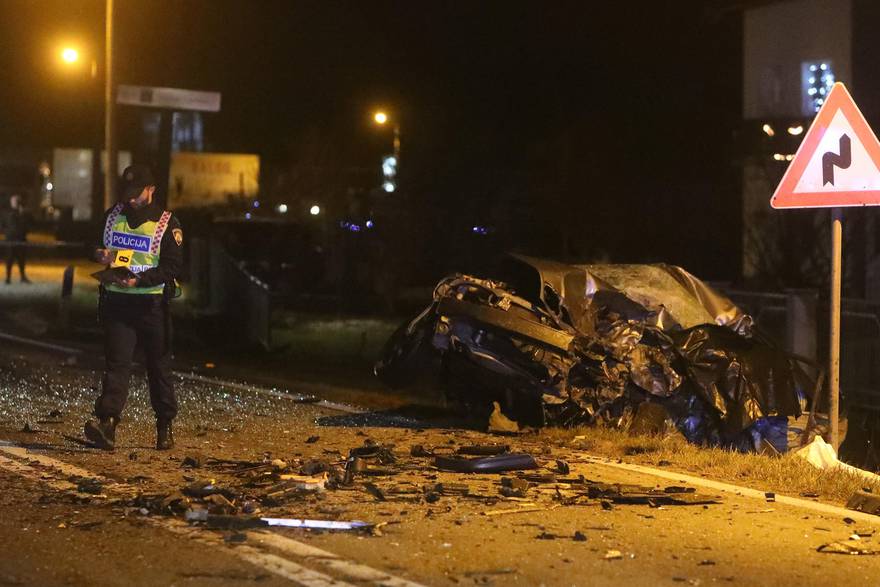 Detalji užasa u Tušiloviću: Otac i sin poginuli, rezali lim da iz drugog auta izvuku obitelj