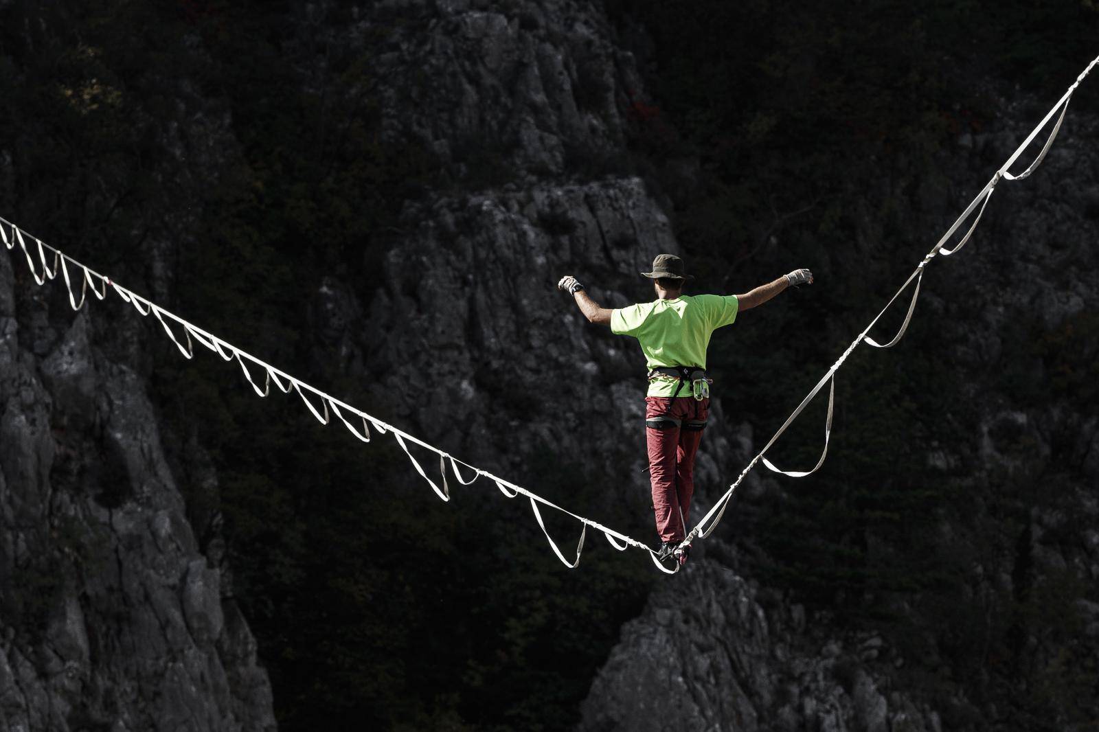 Imotski: Slackline iznad Modrog jezera