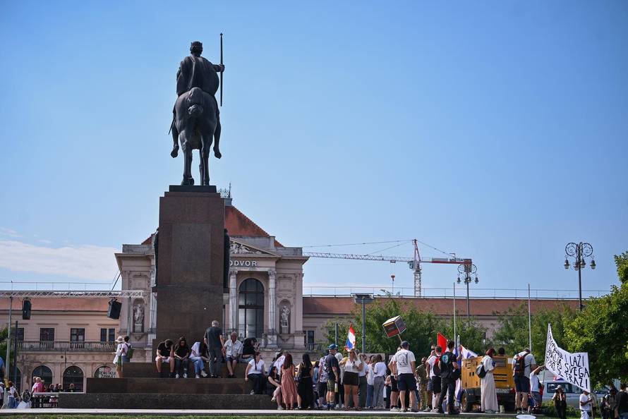 Zagreb: Okupljanje prosvjednika Hodaj za Liku, hodaj za Hrvatsku