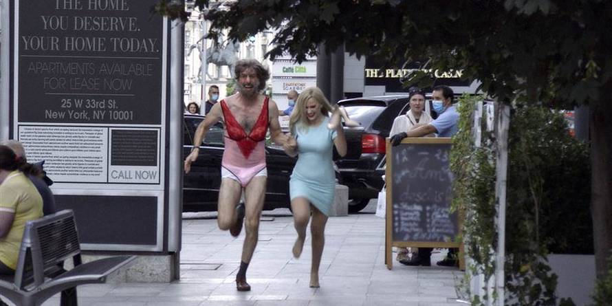 Zvijezde o odvjetniku Trumpa s rukama u hlačama: 'Zbogom Rudy. Ne bi bio na tvom mjestu'