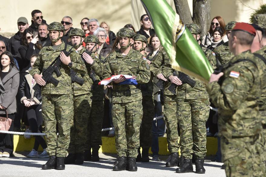 Prisega ro&ccaron;nika u Po&zcaron;egi