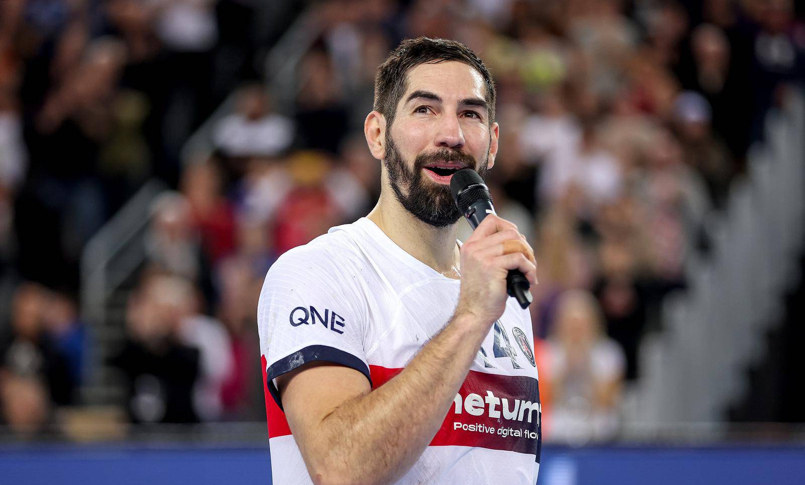 Zagreb:  Nikola Karabatić primio priznanje uoči utakmice 13. kola EHF Lige prvaka, RK Zagreb - PSG