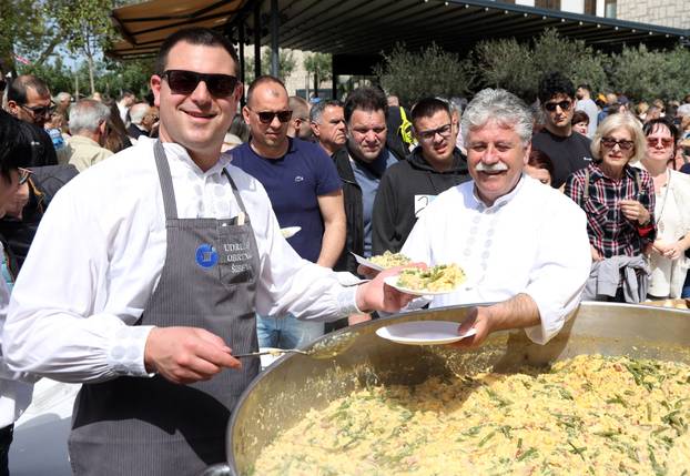 Šibenik: Podjela hrane na uskršnji ponedjeljak