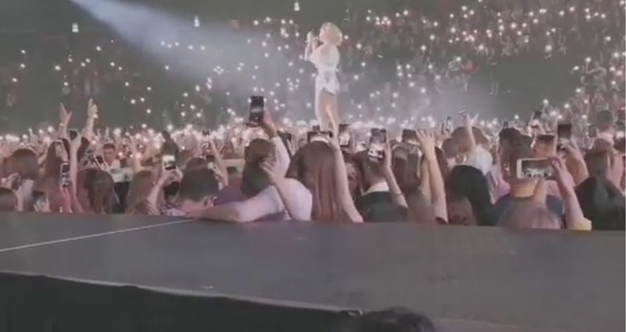 Maya Berović kasnila dva sata, a nije uspjela napuniti ni Arenu