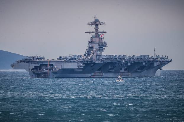 Odlazak nosača zrakoplova USS Gerald Ford iz akvatorija Splita