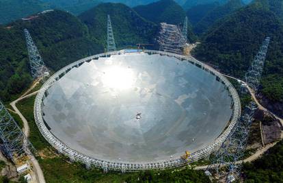 Kina izgradila najveći teleskop i njime će loviti "male zelene"