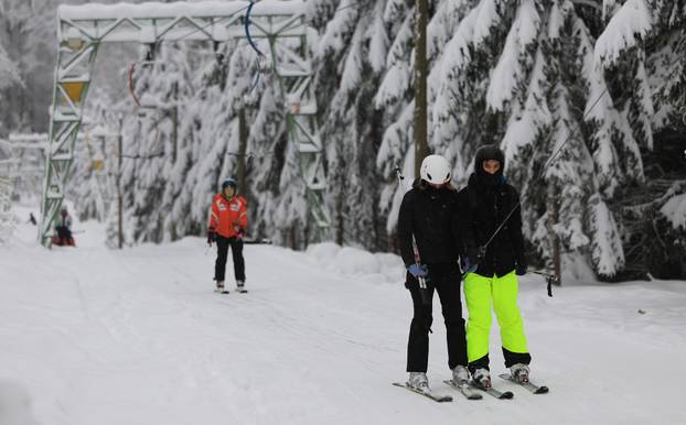 Zagreb: Započela skijaška sezona na Sljemenu 