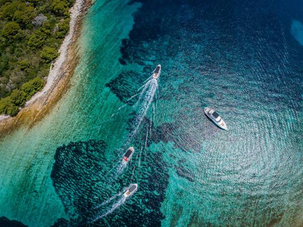 Fotografije iz zraka uvale Krknjaši na Drveniku Velom
