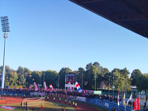 FOTO Splitski navijači preplavili sve tribine, obilježja Hajduka ukrasila stadion u Vinkovcima