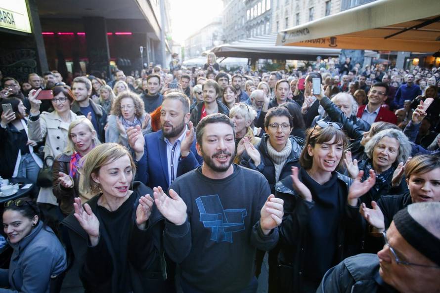 Zagreb: PoÄelo okupljanje graÄana u znak podrÅ¡ke Kinu Europa