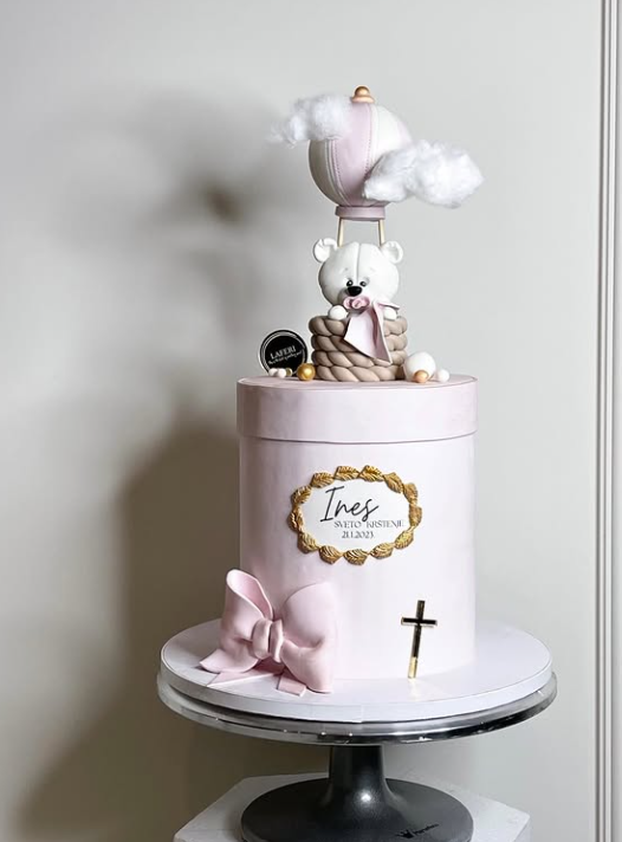 FOTO Maja Šuput proslavila je 46. rođendan - pogledajte tortu koja je bila hit večeri