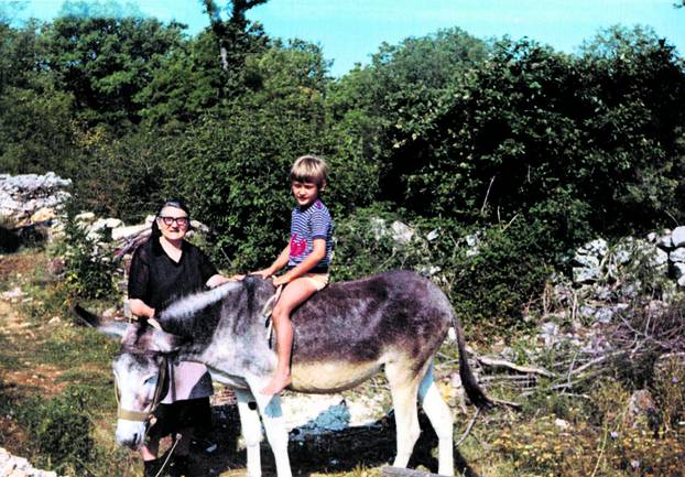 FOTO Novi-stari predsjednik:  Evo kako se Milanović mijenjao kroz godine.  Zvali su ga Basta...