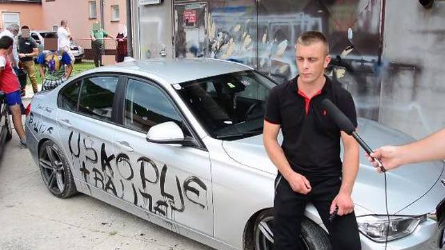 Svoj auto je išarao grafitima o Srebrenici pa okrivio 'ustaše'