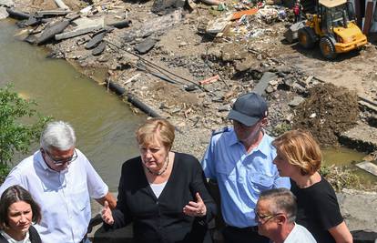 Merkel: 'Nema riječi kojima bih mogla opisati ovo. Sablasno je. I država i pokrajina su uz vas'